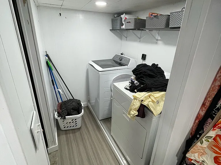 2052 N Auburn St — Photo 10