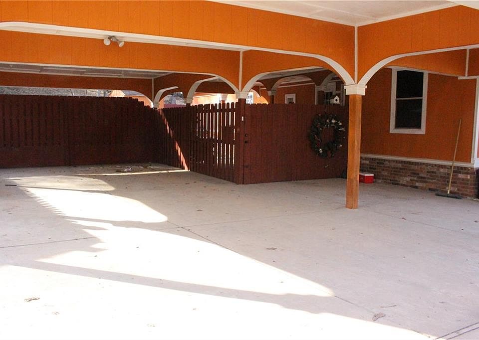 2nd image of 9825 Mulberry Ln