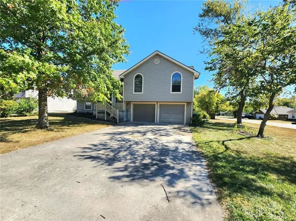 167 SE 1181st St, Knob Noster, MO 65336