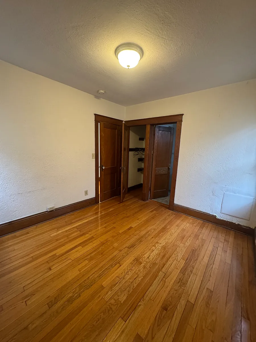 Building Photo - 403 Spring St #4