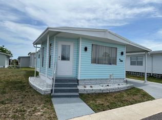 433 Molokai Ln, Largo, FL 33770