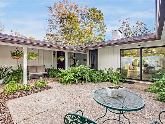 5th image of 2321 Clare Dr