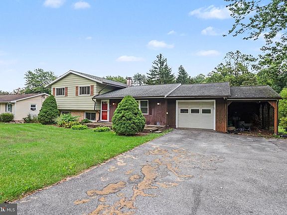 2nd image of 613 S Mountain Rd