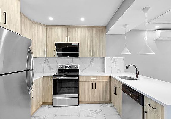 4th image of 163 Macdougal St #5B