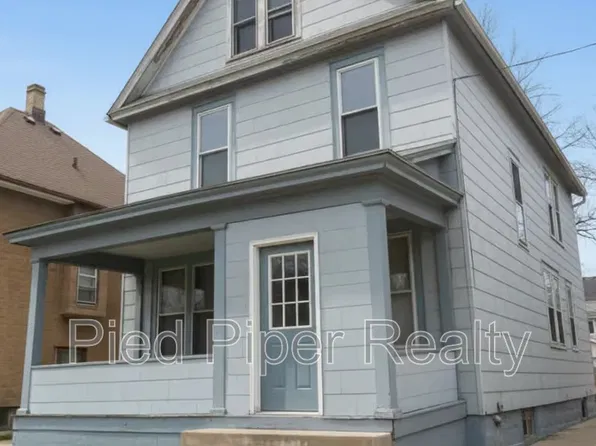 19 W Iroquois St, Freeport, IL 61032