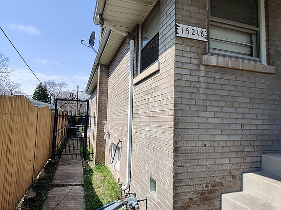 3rd image of 15218 Wabash Ave