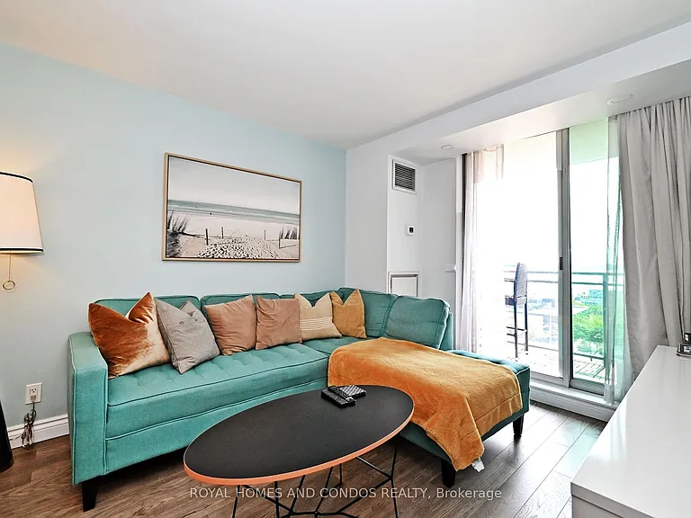 230 Queens Quay W #618 — Photo 9