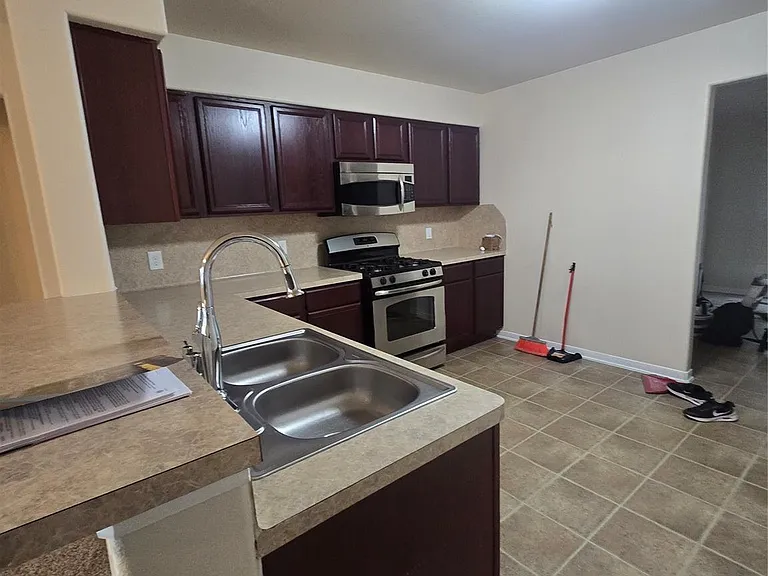 10319 Moonset Ln — Photo 3