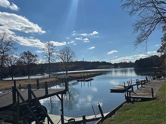 3rd image of 4550 Enoch Dr