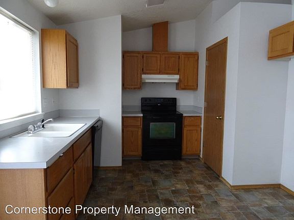 2nd image of 560 W Waterbury Dr