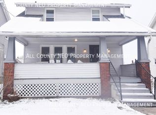 988 Neptune Ave, Akron, OH 44301
