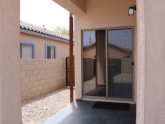 3rd image of 327 E Camino Limon Verde