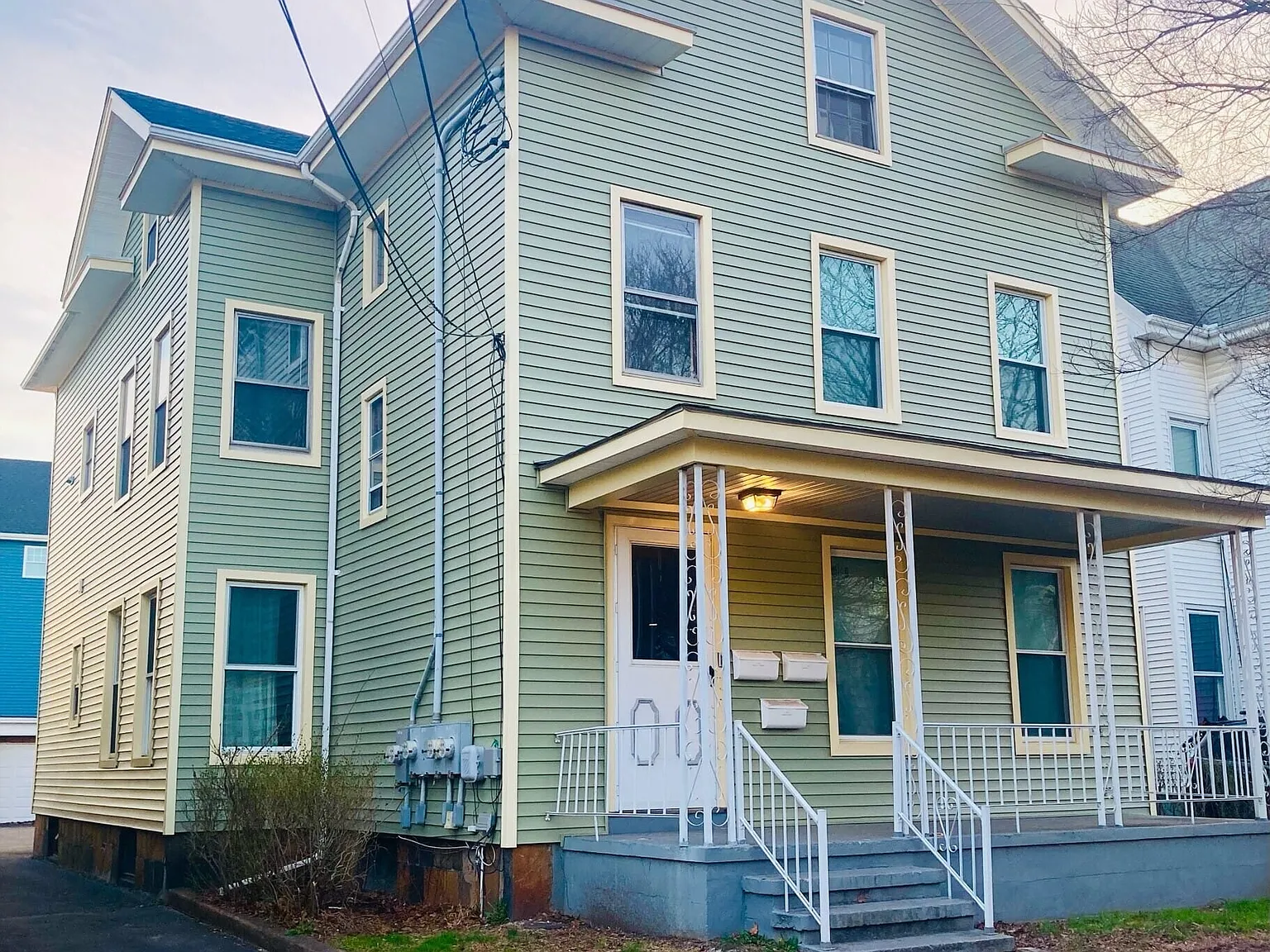 3 bed, 1.0 bath, 800 sqft, $2,275 — Photo 1