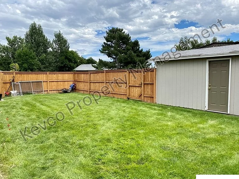 1728 Azalea Dr — Photo 16