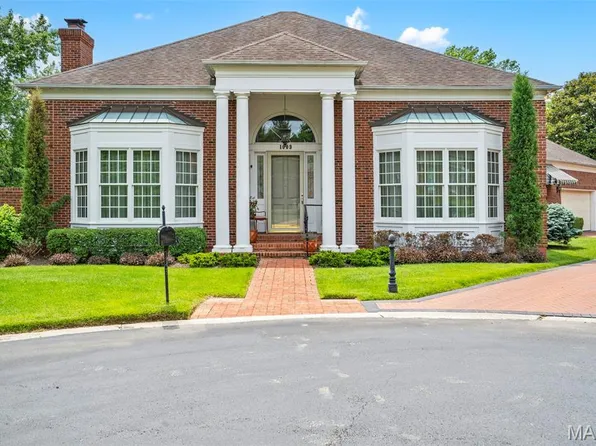 1009 Bramley Ln, Saint Louis, MO 63117