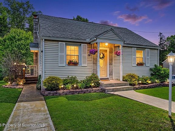4th image of 21 Brook Ln