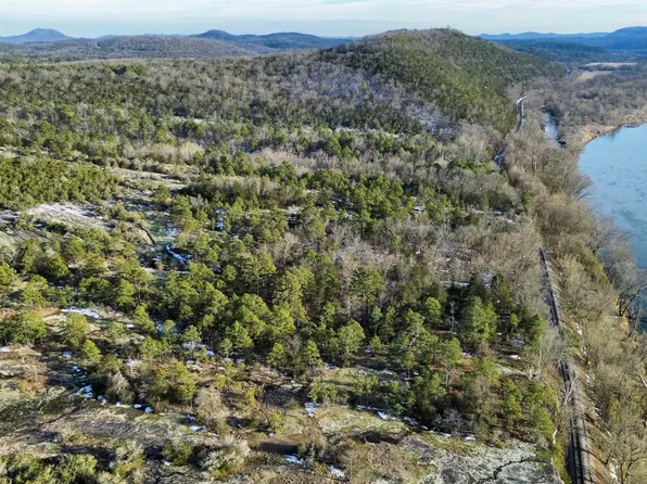 88 Rowden St, Calico Rock, AR 72519