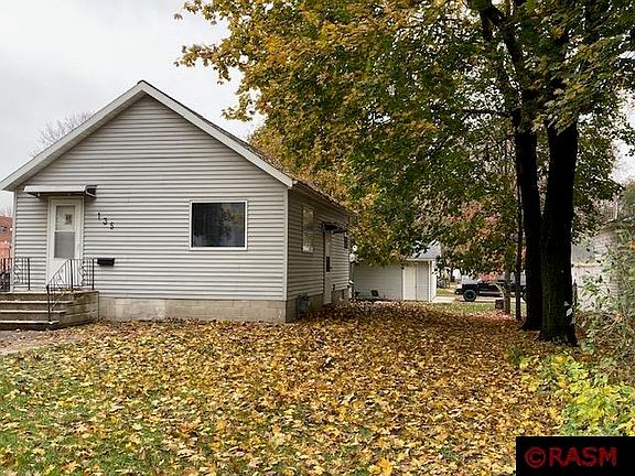 5th image of 135 4th Ave NE
