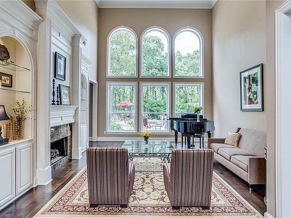 5th image of 4015 Brooks Ct