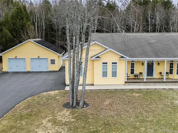 144 Country Wood Ln, Saint Marys, NB E3A 0Y6