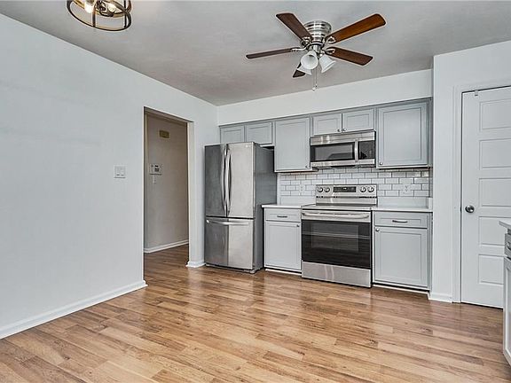 4th image of 1249 Handel Dr