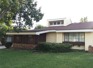 522 Hunters Glen St, Lewisville, TX 75067