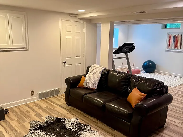 3019 Plymouth Ave — Photo 19
