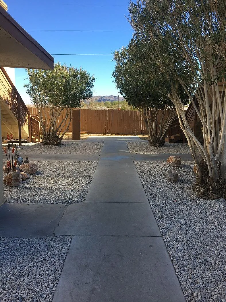 2 bed, 900 sqft, $1,400 — Photo 1