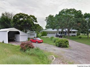 341 E Myrtle St, Virginia, IL 62691