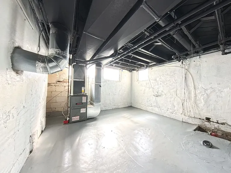3303 University Ave — Photo 27