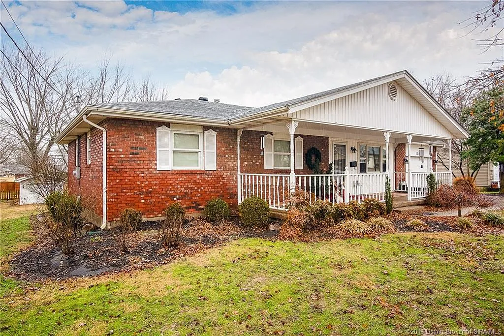 1215 Lindsey St photo 1