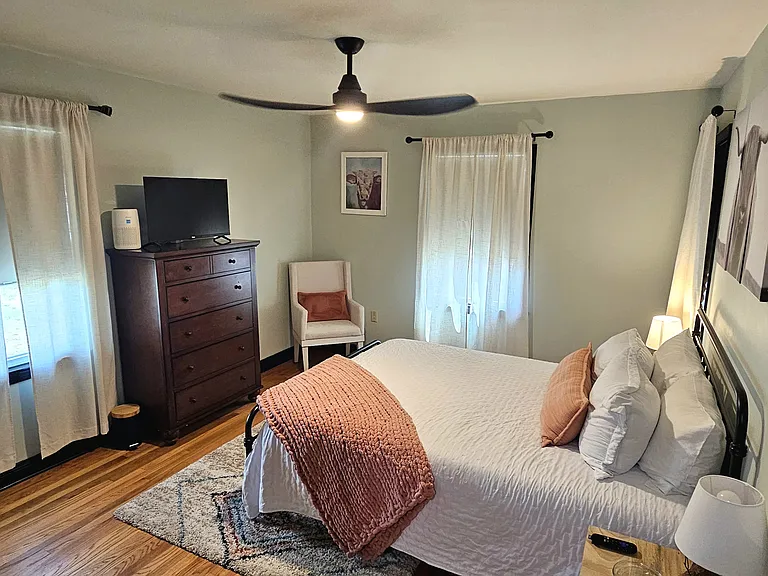 2602 Holloway Ave — Photo 5