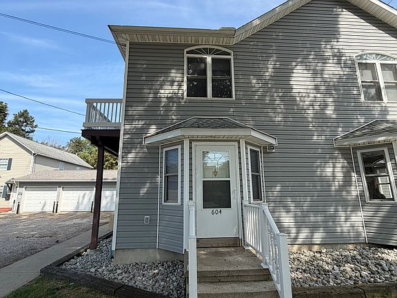 4th image of 604 W 5th St