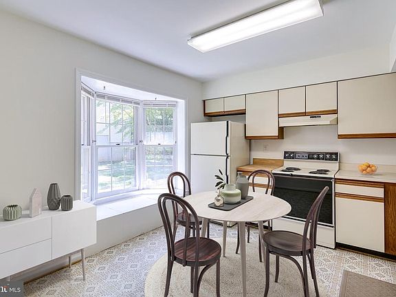 4th image of 3828 Angelton Ct
