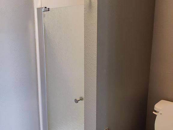 4th image of 401 E Erie St #3