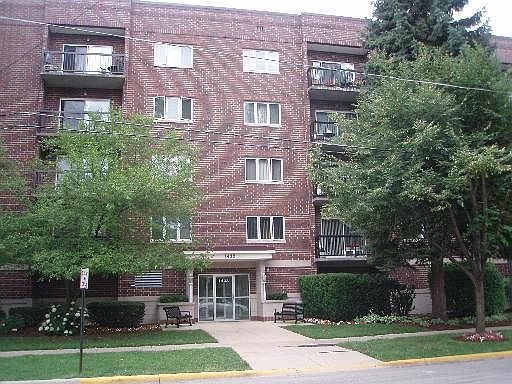 1st image of 1433 E Perry St #306