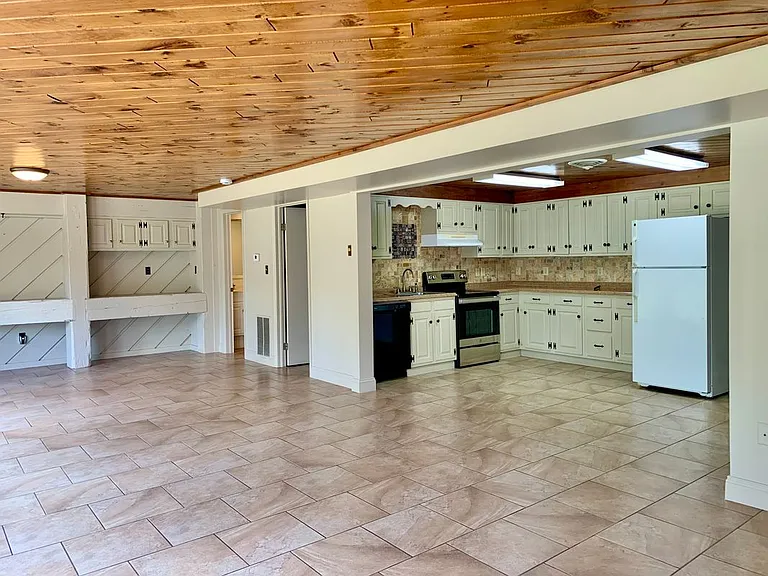 119 Nottingham Dr — Photo 8