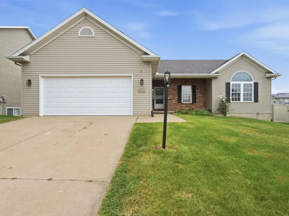 816 Agnes St, Washington, IL 61571