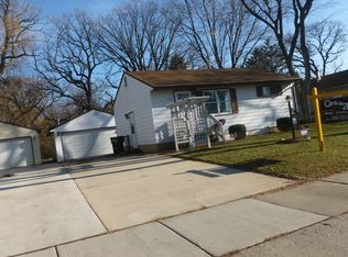 1833 Delaware Rd, Waukegan, IL 60087