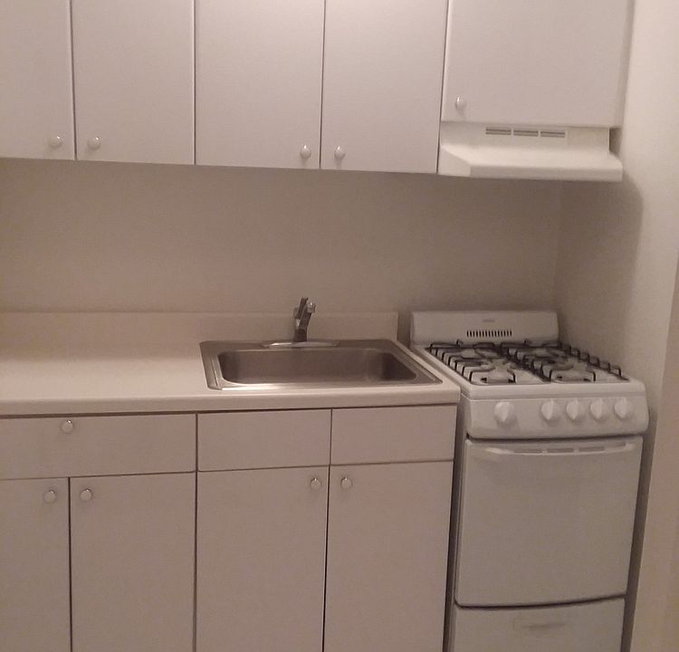 1st image of 150 E 39th St APT 302