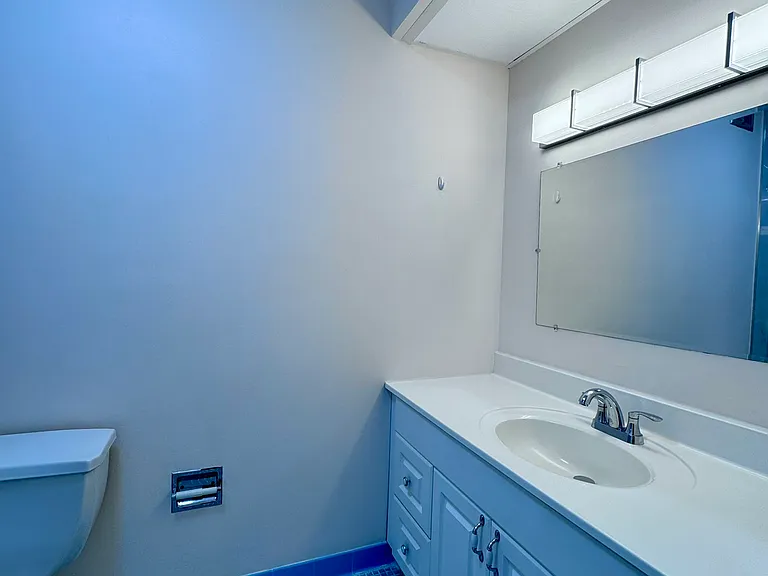 300 Winston Dr #702 — Photo 14