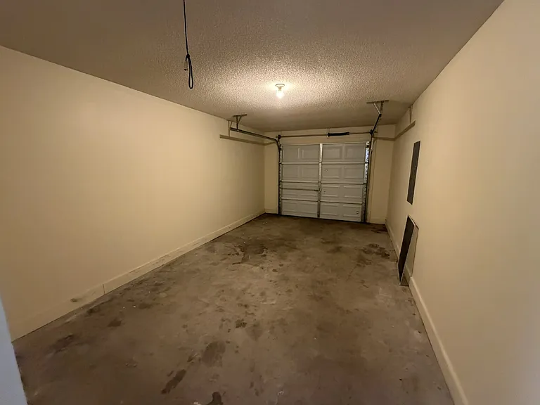 150 NE Jamey Ln — Photo 13