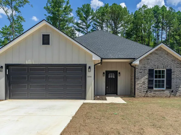 506 Ranier Dr, Longview, TX 75604