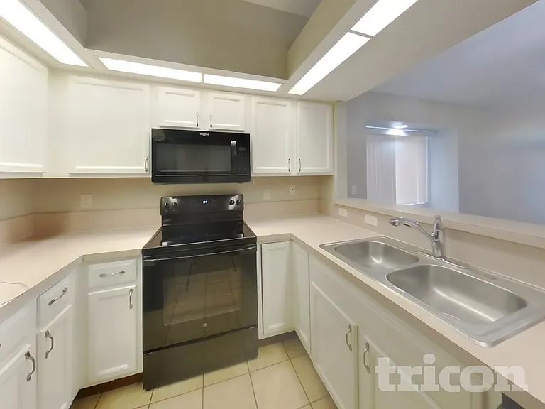 1163 Homard Blvd E — Photo 5