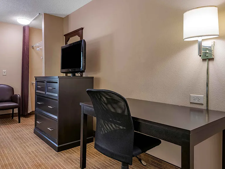 Studio Suite - 2 Queen Beds