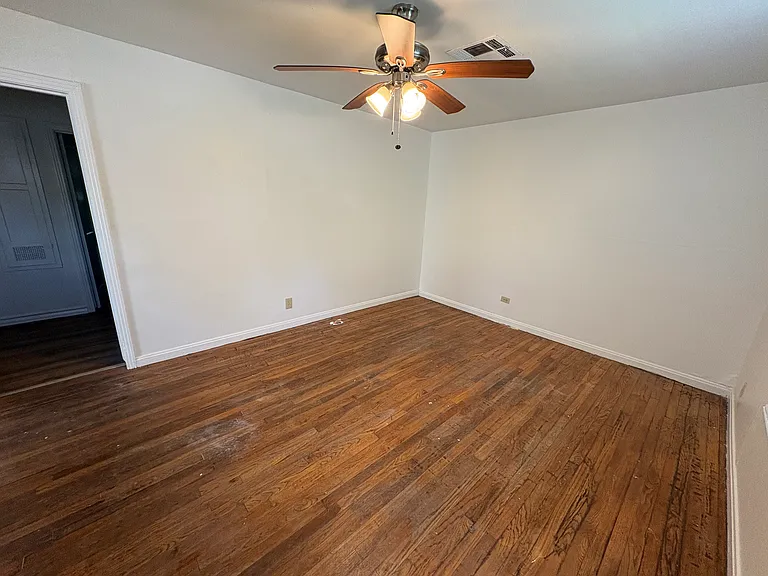 3701 Pine Ave — Photo 2