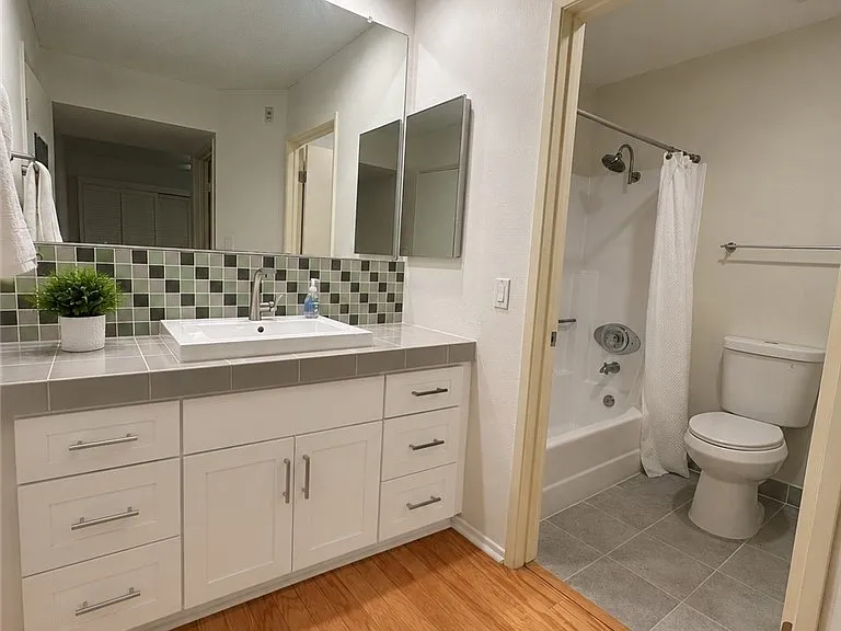 1441 Brett Pl — Photo 9