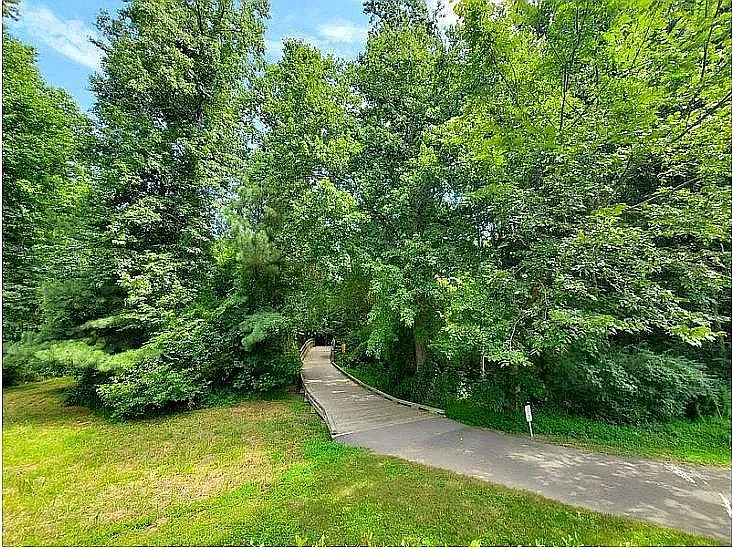 513 Village Loop Dr — Photo 25