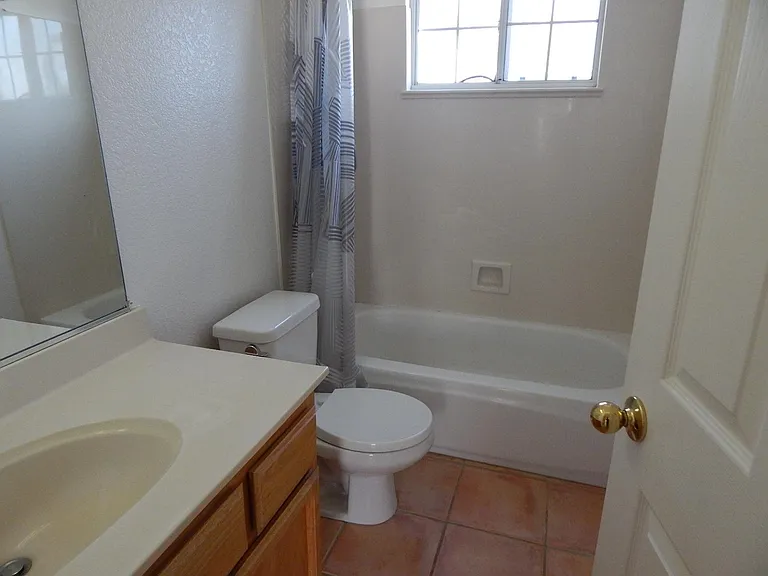 1200 Farragut Cir — Photo 13