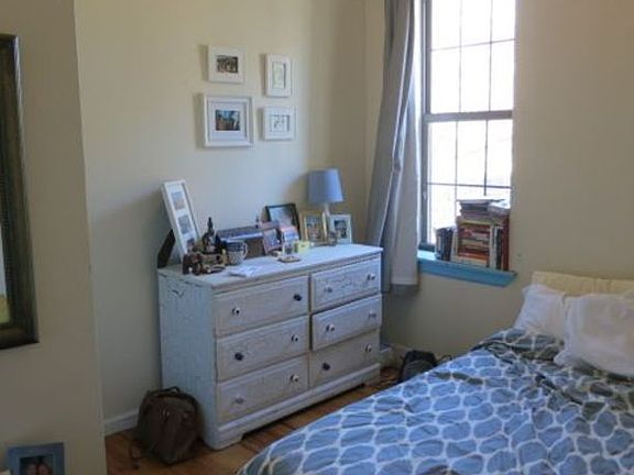 4th image of 153 Boerum St APT 8